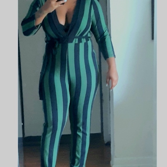 Long Sleeve Striped V Neck Jumpsuit w/ belt - Picture 2 of 3